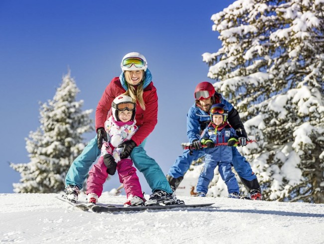 Skikurse für Kinder und Erwachsene © Flachau Tourismus | zooom productions